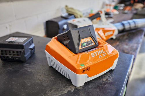 Cargador Rápido AL 301 STIHL
