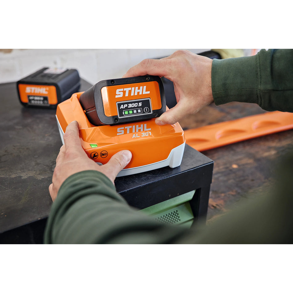 Cargador rápido AL 301 STIHL