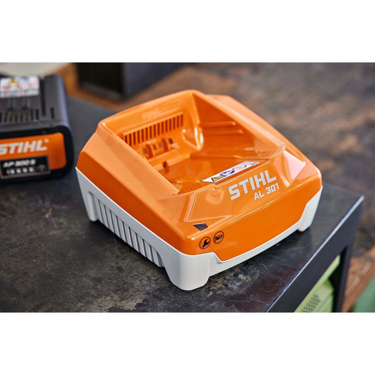 Cargador rápido AL 301 STIHL