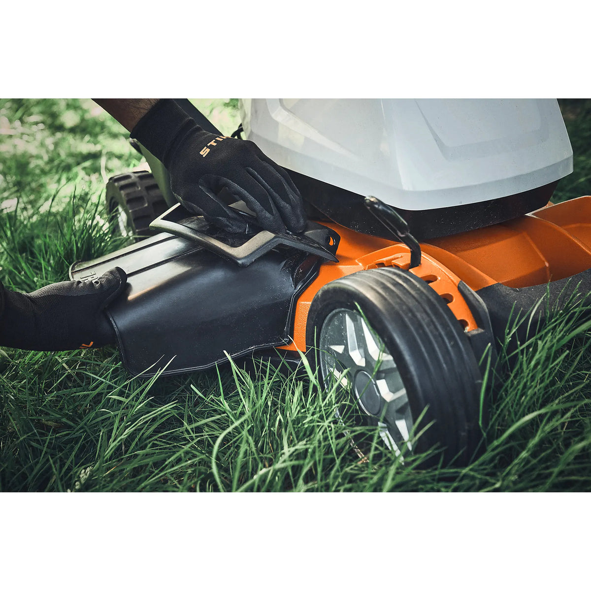 Cortacésped STIHL RMA 7 RV, sin batería ni cargador