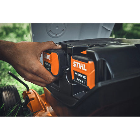 Cortacésped STIHL RMA 7 RV, sin batería ni cargador