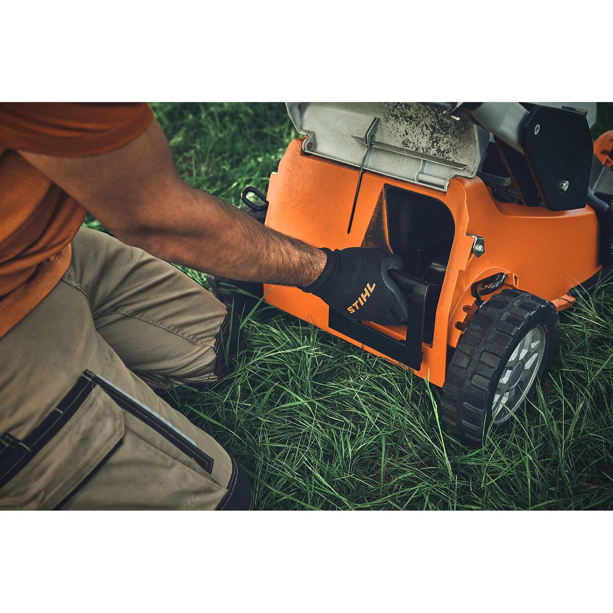 Cortacésped STIHL RMA 750 V, sin batería ni cargador