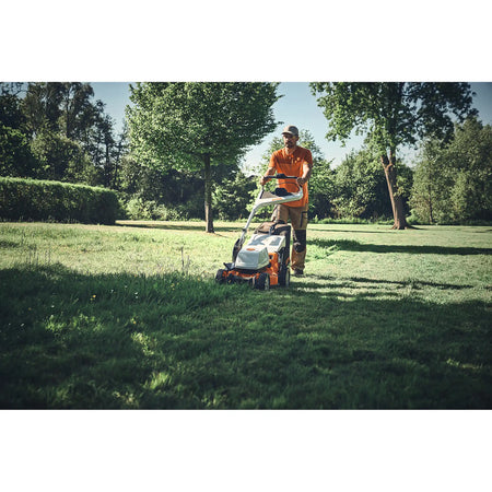 Cortacésped STIHL RMA 750 V, sin batería ni cargador