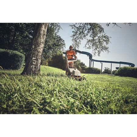 Cortacésped STIHL RMA 756 V, sin batería ni cargador