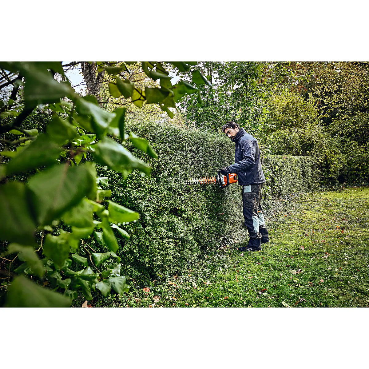 Cortasetos STIHL HSA 100, sin batería ni cargador