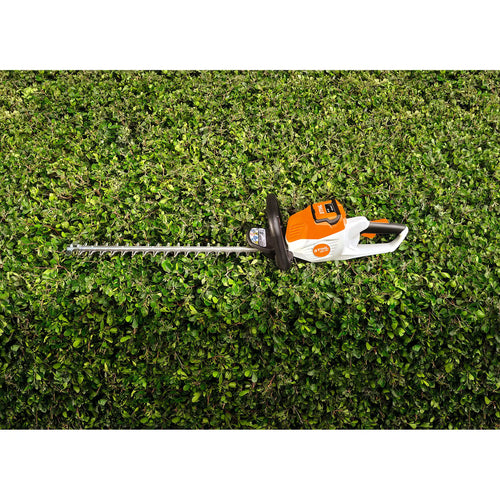 Cortasetos STIHL HSA 50, con batería AK 10 y cargador AL 101