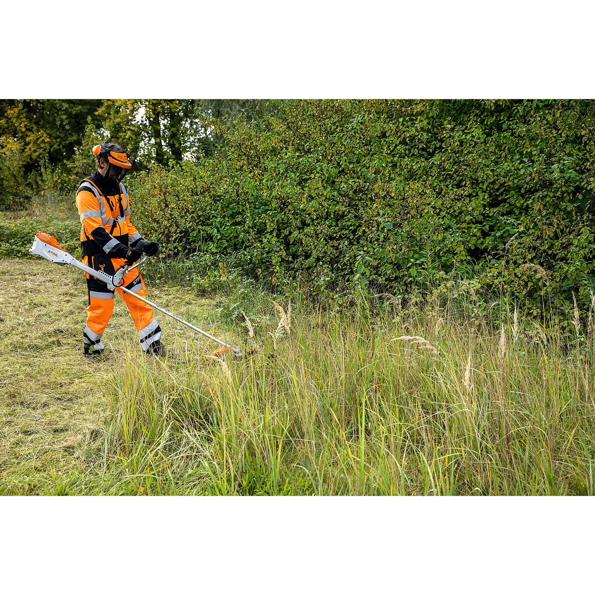 Desbrozadora STIHL FSA 135 R, sin batería ni cargador