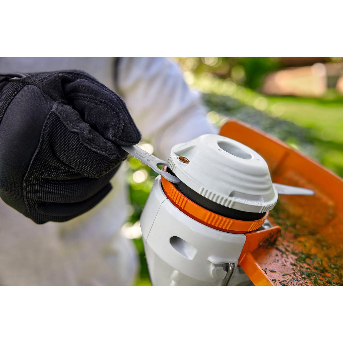 Desbrozadora STIHL FSA 30, con batería AS 2 y cargador AL 1