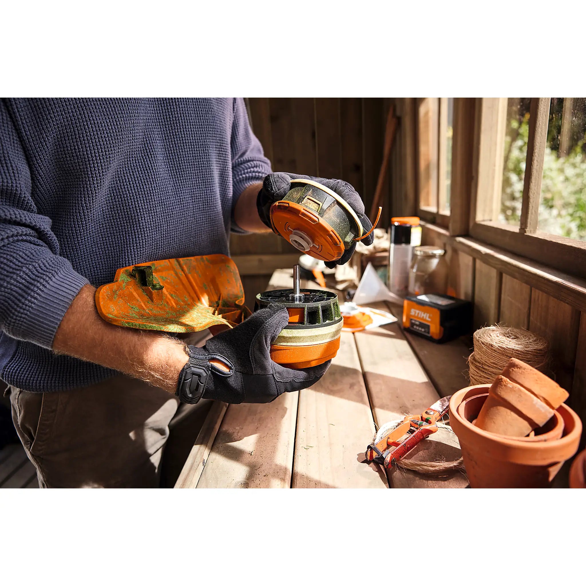 Desbrozadora STIHL FSA 70 R, con batería AK 20 y cargador AL 101