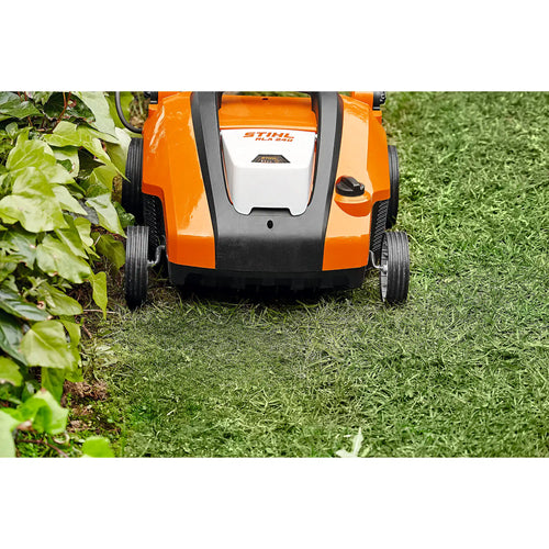 Escarificador STIHL RLA 240, sin batería ni cargador