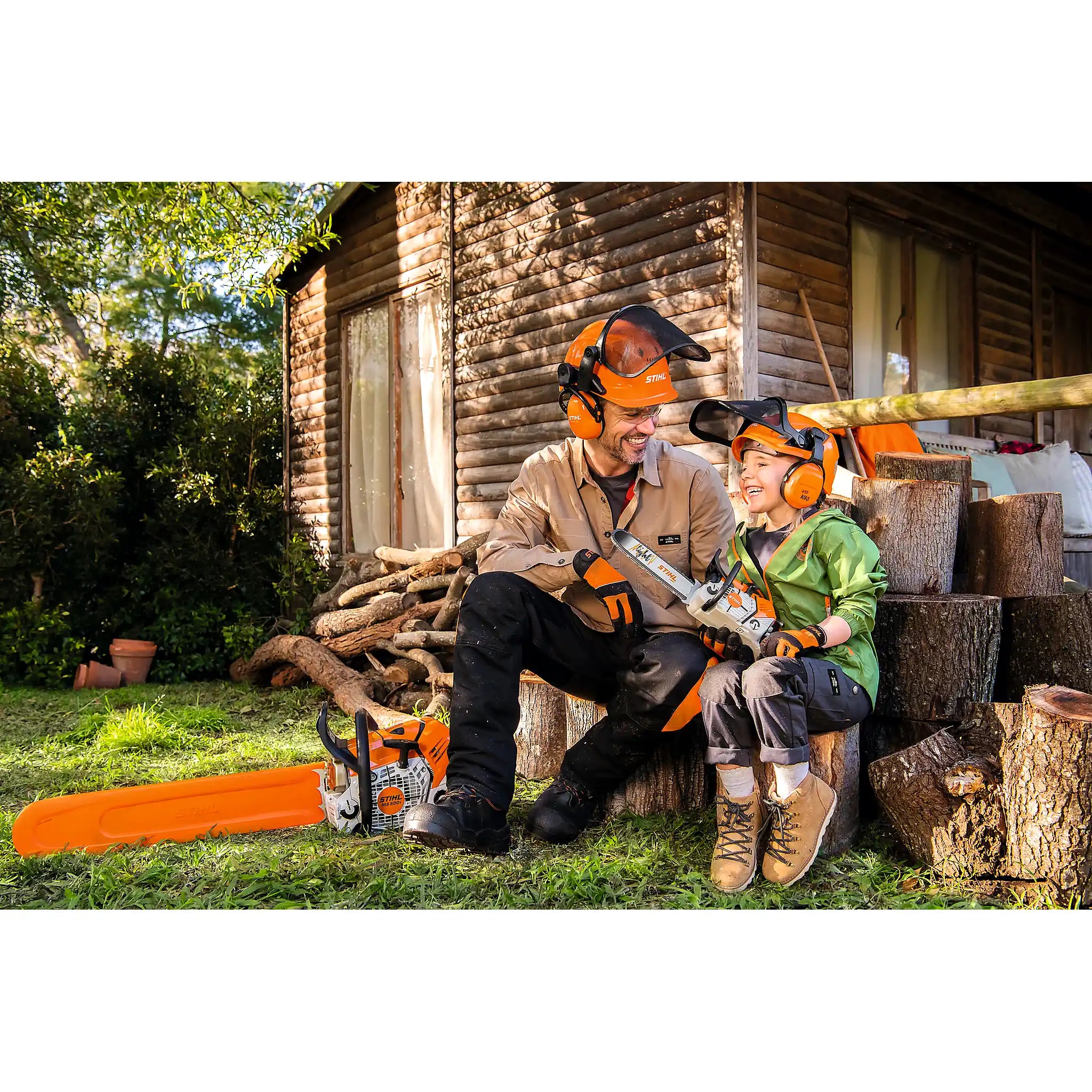 Motosierra de juguete con pilas incluidas STIHL