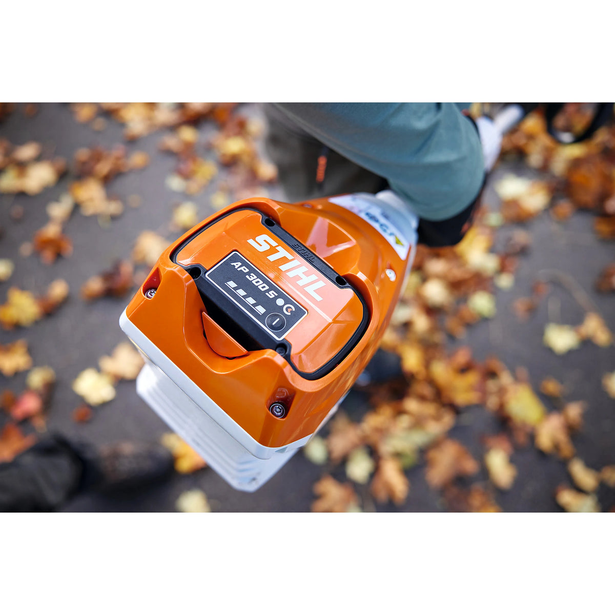 Sistema Combinado STIHL KMA 120 R, sin batería ni cargador