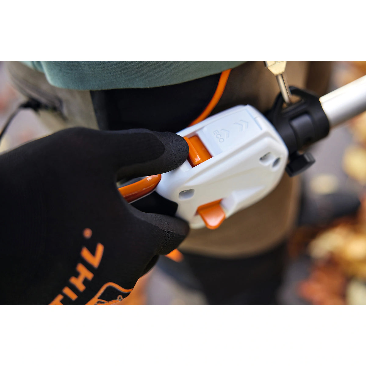 Sistema Combinado STIHL KMA 120 R, sin batería ni cargador