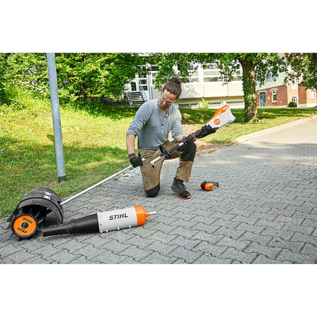 Sistema Combinado STIHL KMA 135 R, sin batería ni cargador