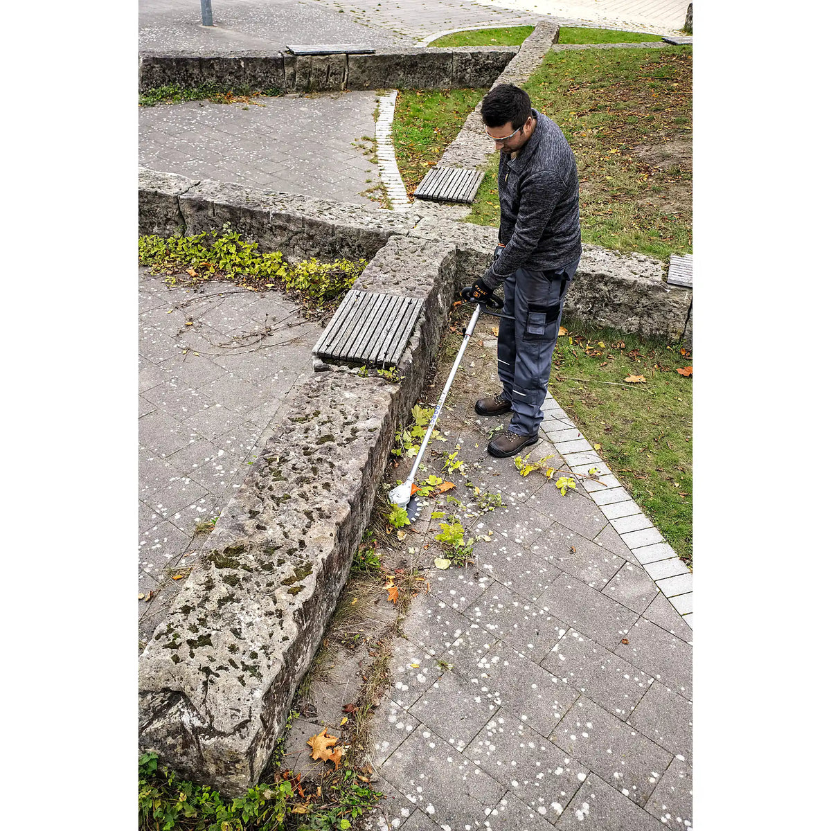Sistema Combinado STIHL KMA 135 R, sin batería ni cargador